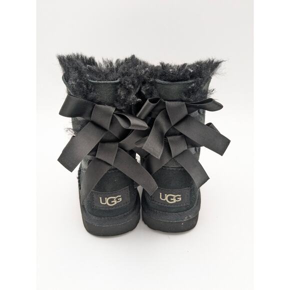 UGG Kids Bailey Bow II Boots Sheepskin Ankle High Lined Size US8 EU25 - Picture 4 of 11